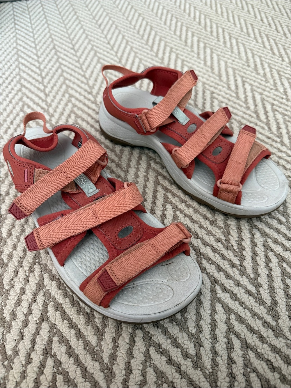 Keen Outdoor Sandals 9.5